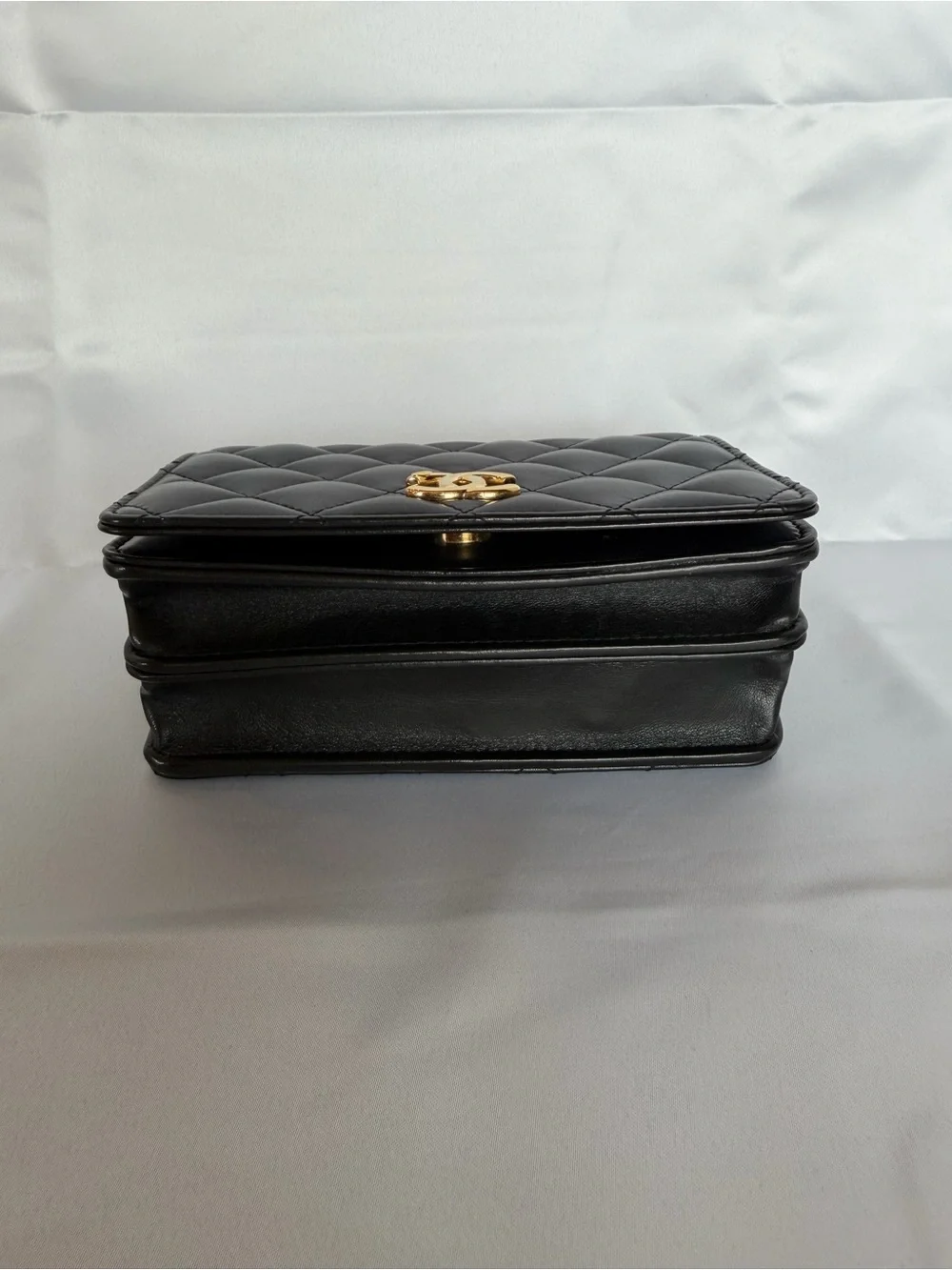 🎉SOLD🎉 CHANEL Black Lambskin WOC Wallet On Chain Gold Hardware GHW Cruise 2023 - Picture 5 of 12